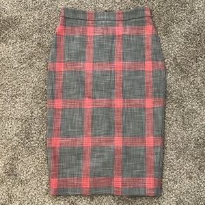 Midi Pencil Skirt
HALOGEN